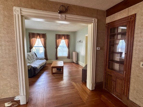 52 Elm St, North Brookfield MA 01535