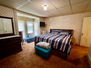 52 Elm St, North Brookfield MA 01535
