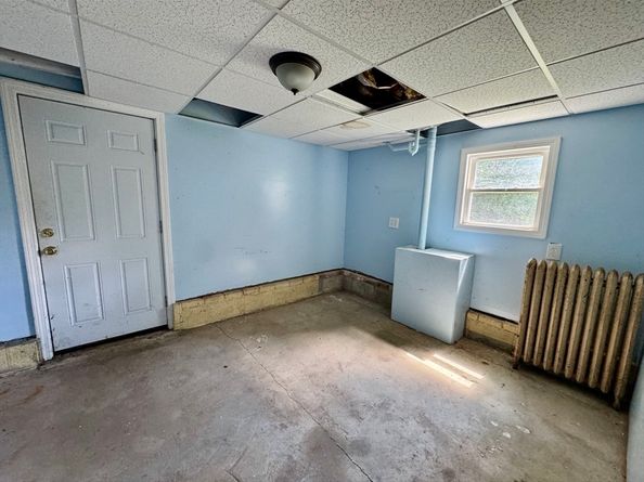 52 Elm St, North Brookfield MA 01535