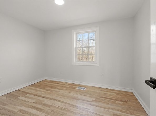 21 Davis Rd, Westminster MA 01473