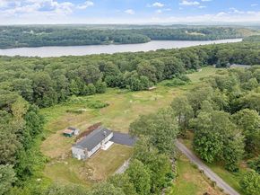 21 Davis Rd, Westminster MA 01473