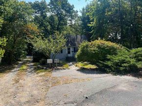 246 Walnut St, Reading MA 01867