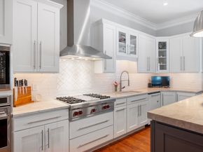 221 Victory Rd 221, Quincy MA 02171