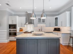 221 Victory Rd 221, Quincy MA 02171