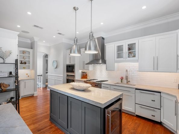 221 Victory Rd 221, Quincy MA 02171