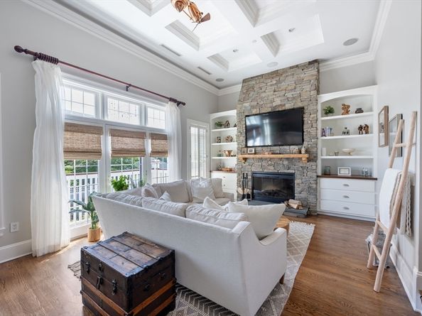 221 Victory Rd 221, Quincy MA 02171