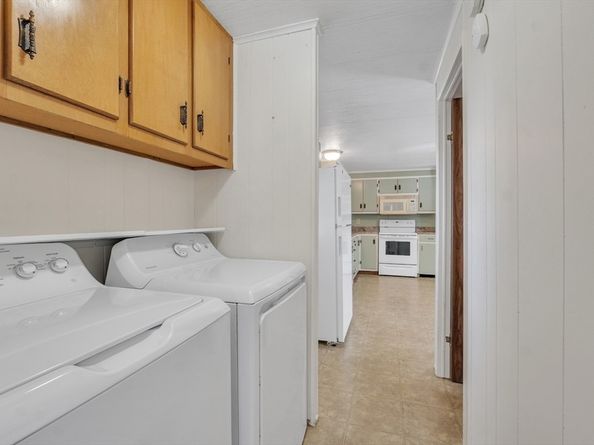 43 Park Ave, Sturbridge MA 01566