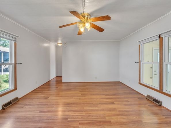 43 Park Ave, Sturbridge MA 01566