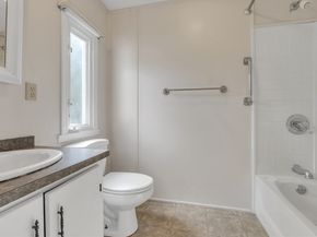 43 Park Ave, Sturbridge MA 01566
