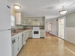 43 Park Ave, Sturbridge MA 01566