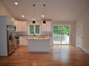 8 Foster Rd, West Brookfield MA 01585