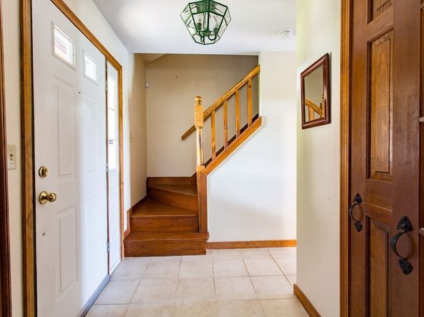 9 Birch Hill Rd, West Brookfield MA 01585