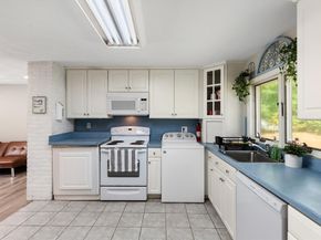 18 Brookfield Dr, Brockton MA 02302