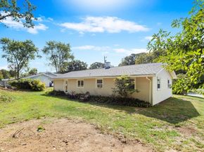 18 Brookfield Dr, Brockton MA 02302