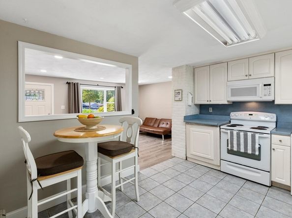 18 Brookfield Dr, Brockton MA 02302