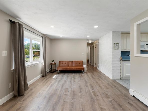 18 Brookfield Dr, Brockton MA 02302