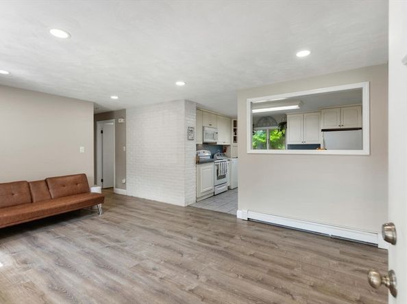 18 Brookfield Dr, Brockton MA 02302