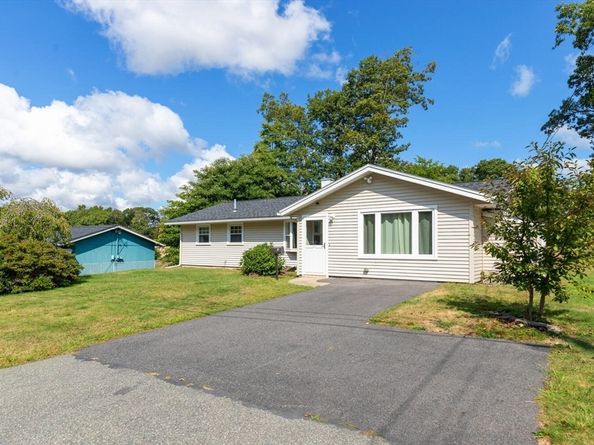 18 Brookfield Dr, Brockton MA 02302