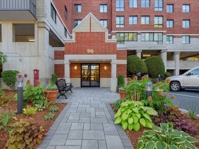 200 Ledgewood 601, Stoneham MA 02180