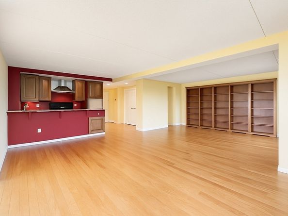 200 Ledgewood 601, Stoneham MA 02180