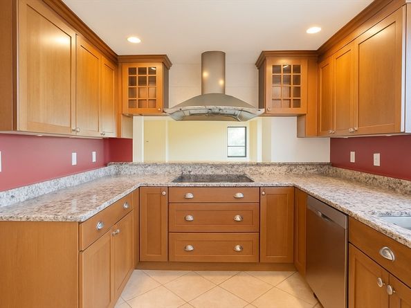 200 Ledgewood 601, Stoneham MA 02180