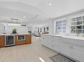 30 Atlantic St, Gloucester MA 01930