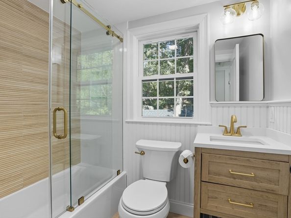 30 Atlantic St, Gloucester MA 01930