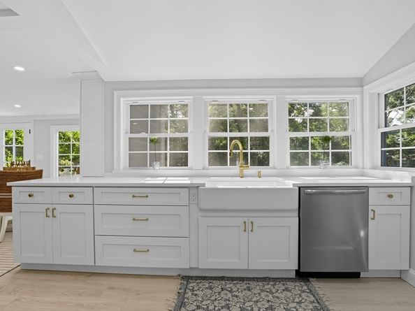 30 Atlantic St, Gloucester MA 01930