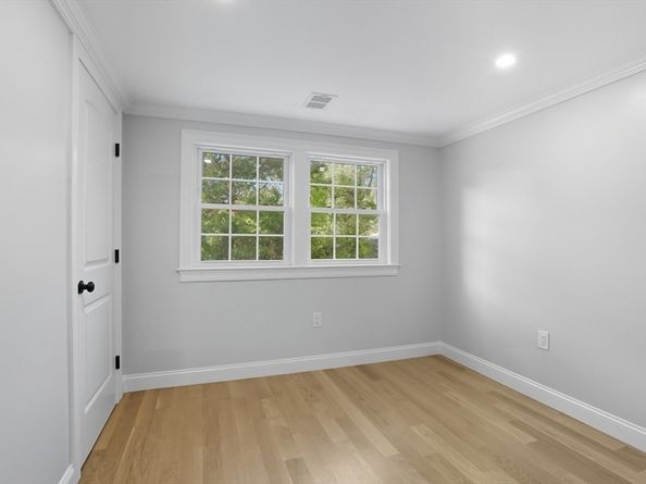 30 Atlantic St, Gloucester MA 01930