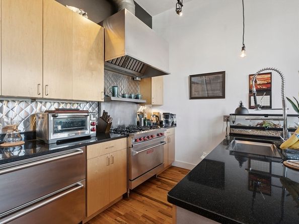 13-17 Willow St 206, Lynn MA 01901