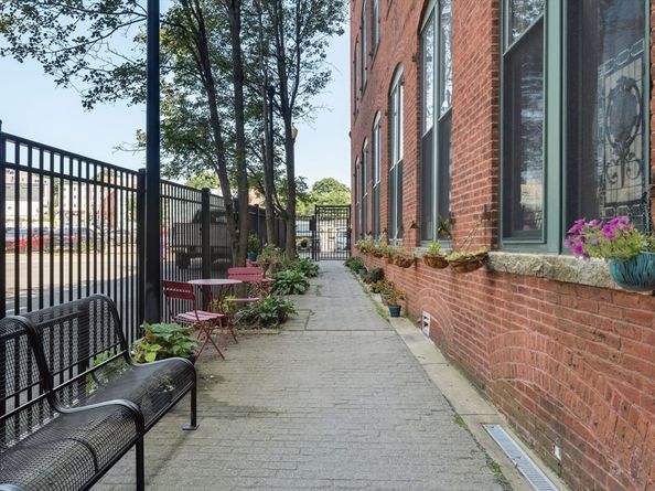 13-17 Willow St 206, Lynn MA 01901