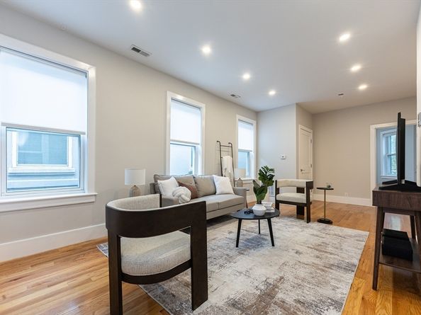 326 Chelsea St 3, Boston MA 02128