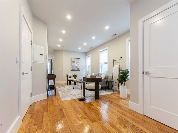 326 Chelsea St 3, Boston MA 02128