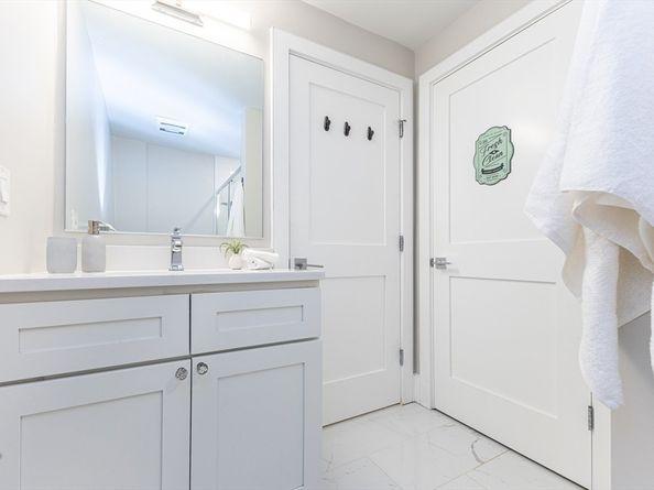326 Chelsea St 3, Boston MA 02128