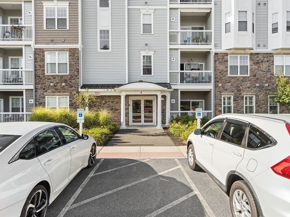 4 Francis Dr 105, Andover MA 01810