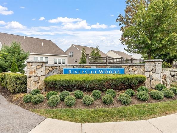 4 Francis Dr 105, Andover MA 01810