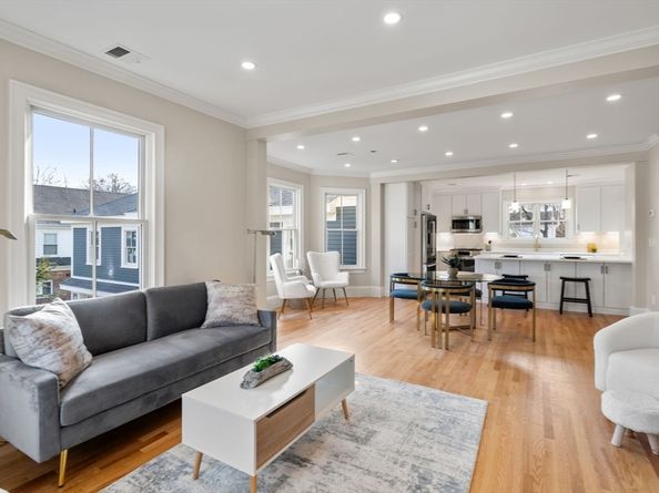 21 Francis St. 21, Newton MA 02459