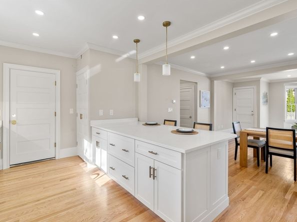21 Francis St. 21, Newton MA 02459