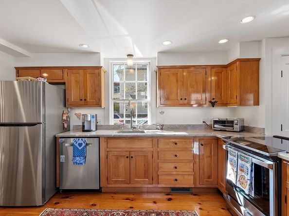 90 Middle St L, Gloucester MA 01930