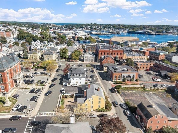 90 Middle St L, Gloucester MA 01930