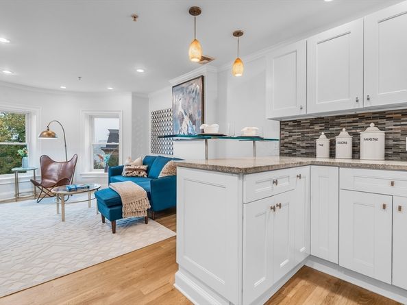 385 Meridian St 3, Boston MA 02128