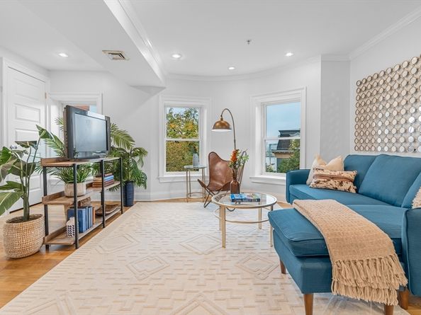 385 Meridian St 3, Boston MA 02128