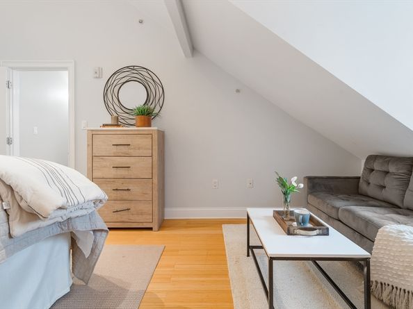 385 Meridian St 3, Boston MA 02128