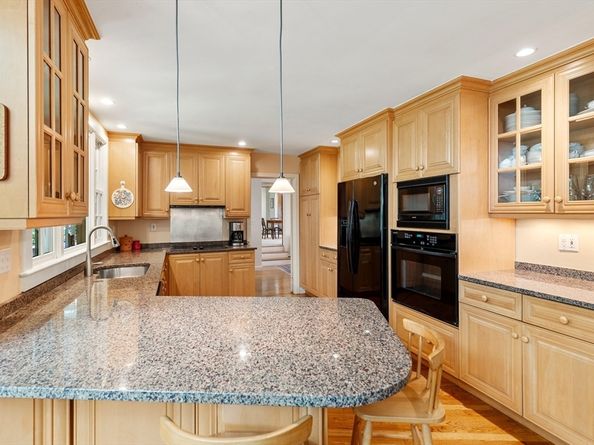 4 Stony Brook Rd, Arlington MA 02476