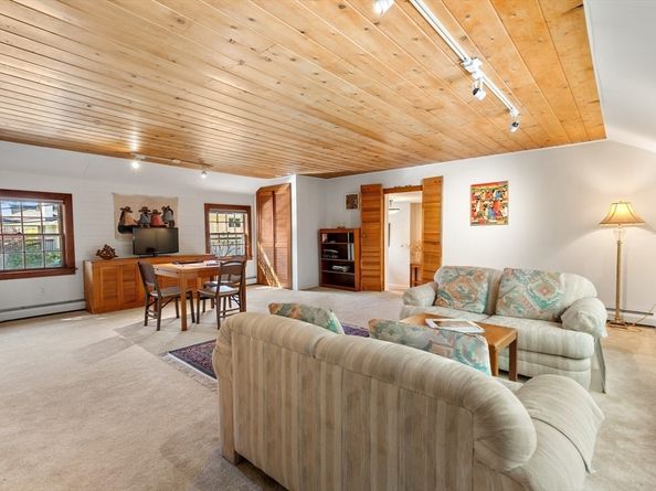 4 Stony Brook Rd, Arlington MA 02476