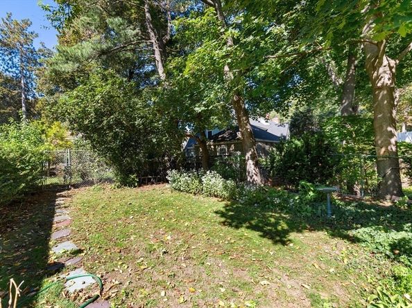 4 Stony Brook Rd, Arlington MA 02476