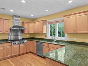 5 Bateman Ct 5, Wakefield MA 01880