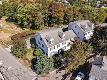 5 Bateman Ct