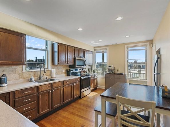 697 East 6th 3, Boston MA 02127
