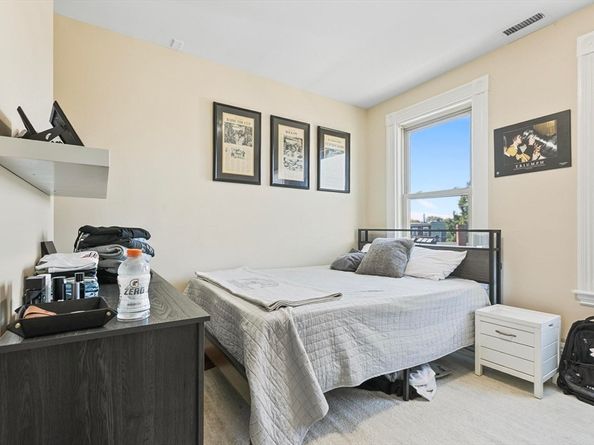 697 East 6th 3, Boston MA 02127